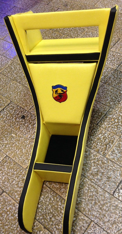 MOBILETTO PORTARADIO IN PELLE GIALLO BORDO NERO STEMMA ABARTH FIAT 500