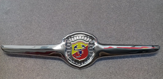 FREGIO ANTERIORE ABARTH IN METALLO CROMATO